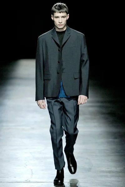 Look 19